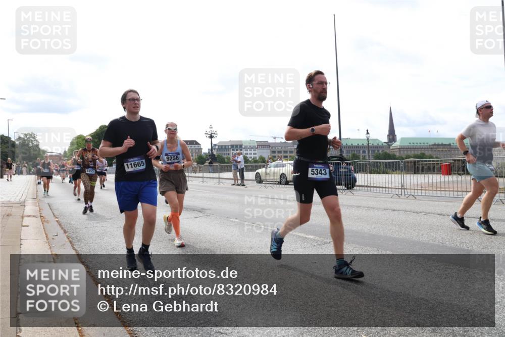 29.06.2025 - hella hamburg halbmarathon Lena Gebhardt http://msf.ph/oto/8320984 29.06.2025 10:22:49 Lombardsbrücke 8355, 11665, 9256, 5343, 1029, 1187, 1598, 1853, 2294, 2351, 2479, 2766, 2886, 3003, 3029, 3034, 3430, 3457, 3511, 3600, 3601, 3910, 3946, 4131, 4190, 4266, 4556, 4559, 4969, 5079, 5223, 5343, 5629, 5798, 5838, 6030, 6048, 6049, 6303, 6347, 6578, 6784, 6785, 6820, 6826, 6899, 7097, 7188, 7190, 7266, 7276, 7529, 7794, 7891, 7925, 8355, 8511, 8855, 8931, 9133, 9256, 9913, 10205, 10826, 12025, 12190, 12265, 13560, 13921, 14041, 14525, 14801 meine-sportfotos.de
