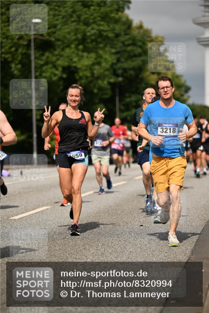 29.06.2025 - hella hamburg halbmarathon Dr. Thomas Lammeyer http://msf.ph/oto/8320994 29.06.2025 10:17:23 Kennedybrücke 1007, 1859, 2055, 2359, 2721, 2904, 2961, 2987, 3218, 3729, 4554, 4950, 5232, 6026, 6207, 7346, 7460, 8279, 8913, 9128, 9612 meine-sportfotos.de