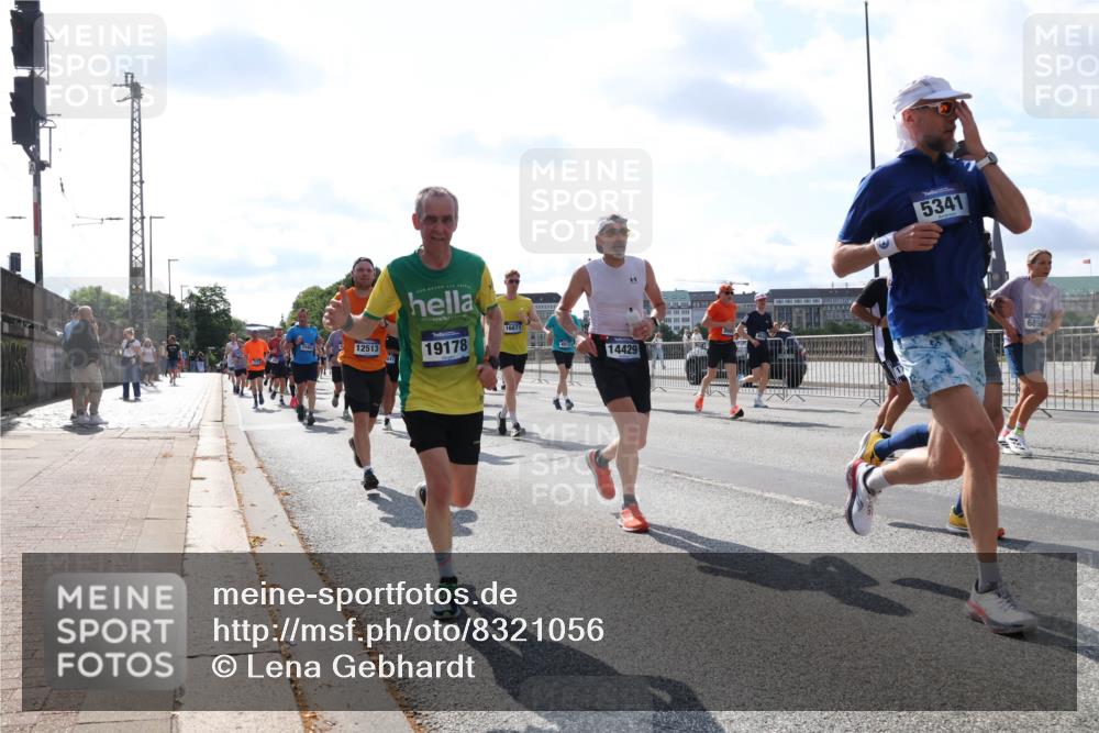 29.06.2025 - hella hamburg halbmarathon Lena Gebhardt http://msf.ph/oto/8321056 29.06.2025 10:00:06 Lombardsbrücke 12513, 19178, 16871, 401, 14429, 5341, 6892, 144, 1006, 1019, 1125, 1180, 1239, 1264, 1526, 1834, 1914, 1955, 2027, 2086, 2099, 2159, 2346, 2348, 2364, 2432, 2447, 2582, 2584, 2606, 2652, 2676, 2677, 2730, 2910, 3177, 3181, 3279, 3319, 3668, 3836, 3861, 3898, 4013, 4231, 4426, 4594, 4632, 4772, 4796, 4813, 4837, 5015, 5134, 5272, 5277, 5341, 5728, 6082, 6084, 6104, 6174, 6201, 6202, 6260, 6462, 6470, 6581, 6587, 8330, 9984, 10031, 11568, 11844 meine-sportfotos.de