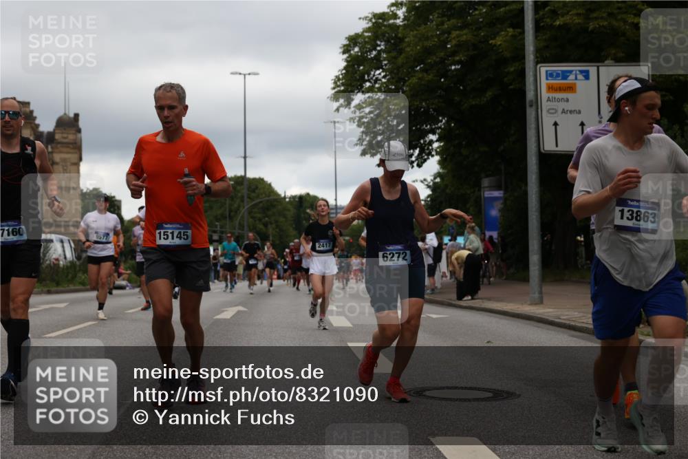29.06.2025 - hella hamburg halbmarathon Yannick Fuchs http://msf.ph/oto/8321090 29.06.2025 10:51:06 20KM 1387, 1485, 1715, 1719, 1972, 2034, 2282, 2417, 2676, 3435, 4167, 4940, 5033, 5728, 6272, 6720, 7269, 8744, 9577, 9820, 10133, 10212, 11043, 11590, 11612, 11832, 12774, 13245, 13376, 13523, 13863, 14361, 14369, 14737, 14881, 14951, 15110, 15125, 15145, 15220, 15664, 15726, 16093, 16113, 16470, 16830, 16909, 17160, 17201, 17617, 17769, 17779, 17828, 17848, 18388, 19184 meine-sportfotos.de