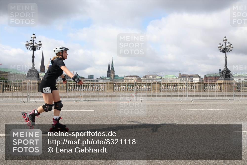 29.06.2025 - hella hamburg halbmarathon Lena Gebhardt http://msf.ph/oto/8321118 29.06.2025 09:07:44 Lombardsbrücke 532 meine-sportfotos.de