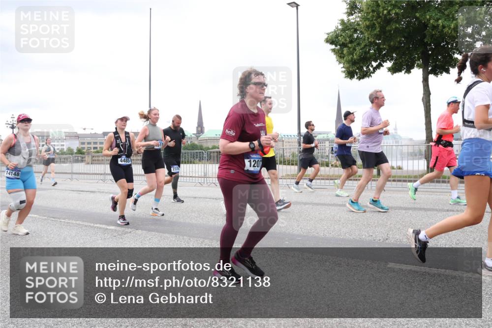 29.06.2025 - hella hamburg halbmarathon Lena Gebhardt http://msf.ph/oto/8321138 29.06.2025 10:57:21 Lombardsbrücke 14148, 4485, 2370, 1207, 1207, 1643, 2041, 2370, 2871, 2932, 3195, 3385, 3387, 3388, 3433, 3470, 3485, 3723, 3750, 3851, 4086, 4106, 4180, 4197, 4241, 4485, 4568, 4569, 4611, 4998, 5057, 5117, 5316, 5632, 5639, 5736, 5738, 6053, 6284, 6827, 6832, 6857, 6981, 7416, 7417, 7592, 7720, 7728, 7787, 7964, 8035, 8039, 8197, 8224, 8287, 8386, 8540, 8546, 8552, 8679, 8708, 8851, 8853, 8873, 9110, 9233, 9298, 9299, 9318, 9496 meine-sportfotos.de