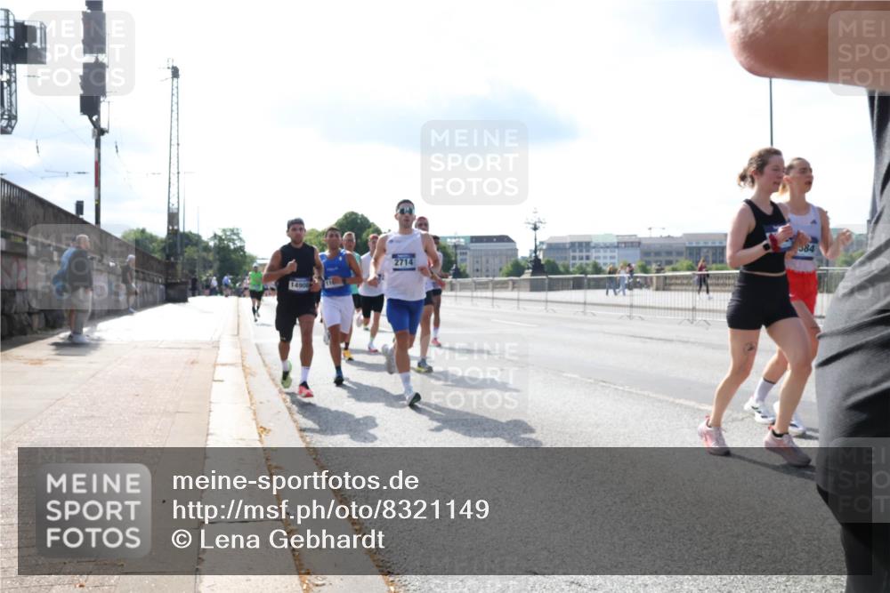 29.06.2025 - hella hamburg halbmarathon Lena Gebhardt http://msf.ph/oto/8321149 29.06.2025 09:48:05 Lombardsbrücke 14908, 2714, 584, 1164, 1385, 1562, 1743, 2196, 2296, 2714, 2767, 3959, 4602, 4860, 5091, 5092, 5315, 6684, 6829, 6990, 8084, 8362, 8901, 8933, 9178, 9944, 10384, 10793, 10900, 10968, 11019, 11202, 11227, 11559, 11620, 11745, 11929, 12290, 12462, 12514, 12751, 12865, 13419, 13514, 13595, 13798, 13854, 14387, 14601, 14875, 14908, 14934, 14952, 15015, 15261, 15415, 15701, 15959, 15965, 16119, 16158, 16964, 17154 meine-sportfotos.de