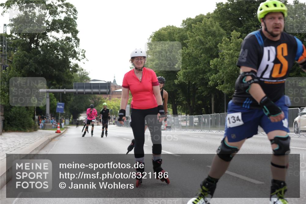 29.06.2025 - hella hamburg halbmarathon Jannik Wohlers http://msf.ph/oto/8321186 29.06.2025 09:00:18 Lombardsbrücke  meine-sportfotos.de