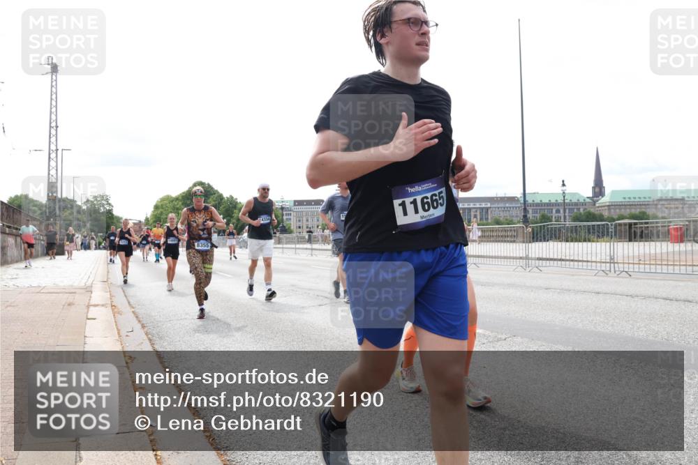 29.06.2025 - hella hamburg halbmarathon Lena Gebhardt http://msf.ph/oto/8321190 29.06.2025 10:22:50 Lombardsbrücke 14801, 14801, 8355, 4334, 11665, 1029, 1853, 2294, 2479, 2766, 2886, 3003, 3029, 3034, 3430, 3457, 3511, 3600, 3601, 3910, 3946, 4190, 4266, 4559, 4969, 5079, 5223, 5343, 5629, 5798, 5838, 6048, 6303, 6347, 6578, 6784, 6785, 6820, 6826, 6899, 7097, 7188, 7190, 7266, 7276, 7529, 7794, 7891, 7925, 8355, 8511, 8931, 9133, 9256, 9913, 10205, 10826, 12025, 12190, 12265, 13560, 13921, 14041, 14525, 14801 meine-sportfotos.de