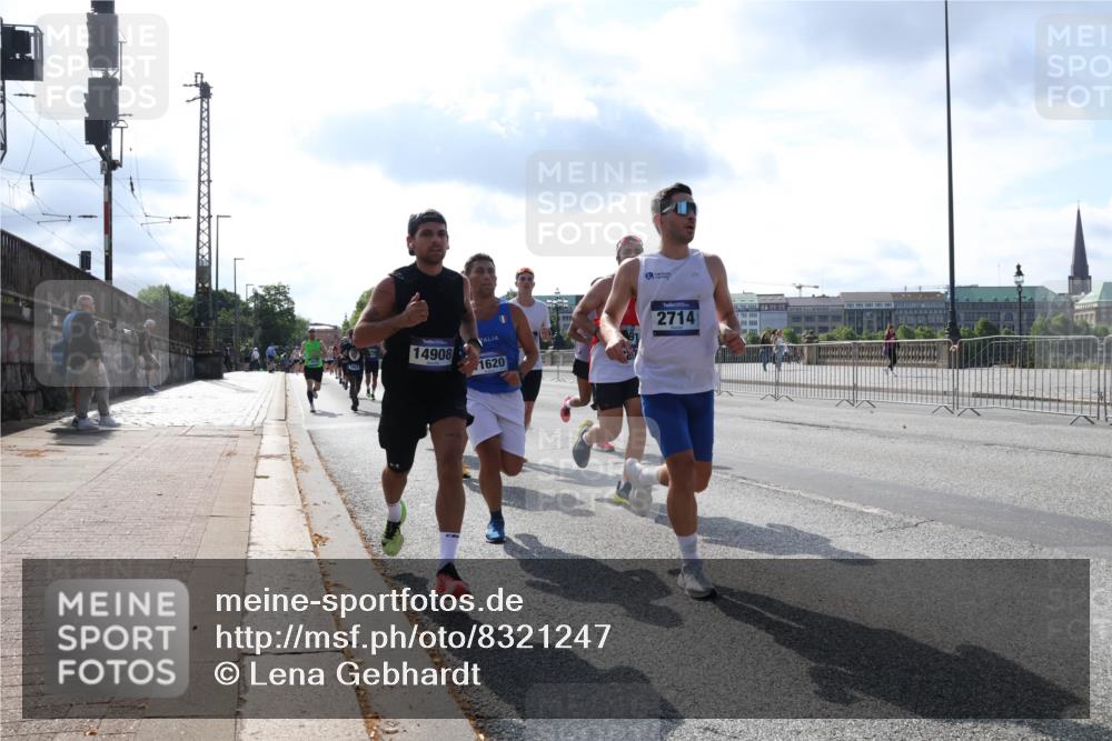 29.06.2025 - hella hamburg halbmarathon Lena Gebhardt http://msf.ph/oto/8321247 29.06.2025 09:48:06 Lombardsbrücke 14908, 1620, 2714, 1164, 1385, 1562, 1743, 2196, 2296, 2714, 2767, 3959, 4602, 4860, 5091, 5092, 5315, 6684, 6829, 6990, 8084, 8362, 8901, 8933, 9178, 9944, 10384, 10793, 10900, 10968, 11019, 11202, 11227, 11559, 11620, 11745, 11929, 12290, 12462, 12514, 12865, 13419, 13514, 13595, 13798, 13854, 14387, 14601, 14875, 14908, 14934, 14952, 15015, 15261, 15415, 15701, 15959, 15965, 16119, 16158, 16964 meine-sportfotos.de