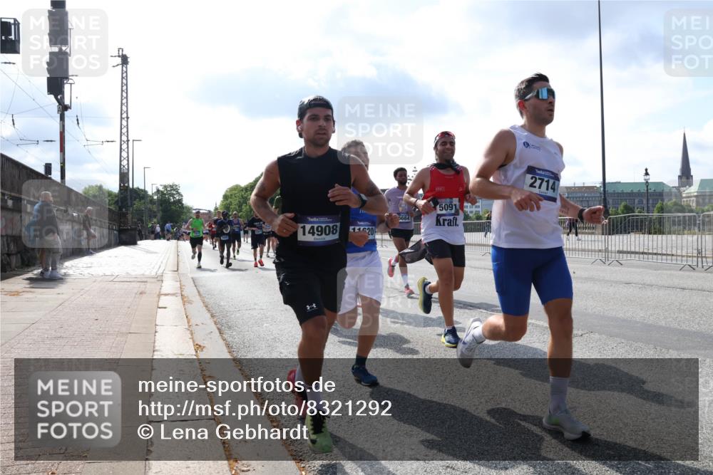 29.06.2025 - hella hamburg halbmarathon Lena Gebhardt http://msf.ph/oto/8321292 29.06.2025 09:48:06 Lombardsbrücke 14908, 20, 5684, 5091, 2714, 1164, 1385, 1562, 1743, 2196, 2296, 2714, 2767, 3959, 4602, 4860, 5091, 5092, 5315, 6684, 6829, 6990, 8084, 8362, 8901, 8933, 9178, 9944, 10384, 10793, 10900, 10968, 11019, 11202, 11227, 11559, 11620, 11745, 11929, 12290, 12462, 12514, 12865, 13419, 13514, 13595, 13798, 13854, 14387, 14601, 14875, 14908, 14934, 14952, 15015, 15261, 15415, 15701, 15959, 15965, 16119, 16158, 16964 meine-sportfotos.de