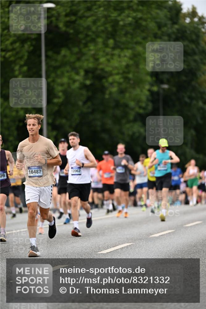 29.06.2025 - hella hamburg halbmarathon Dr. Thomas Lammeyer http://msf.ph/oto/8321332 29.06.2025 10:39:12 Kennedybrücke 1417, 1497, 1821, 1849, 2265, 2482, 3130, 3409, 4884, 5027, 5453, 5793, 6171, 6310, 6329, 6335, 6571, 6746, 6803, 6859, 7020, 7299, 7386, 7733, 8369, 9164, 9248, 9342, 10335, 10393, 10464, 10606 meine-sportfotos.de
