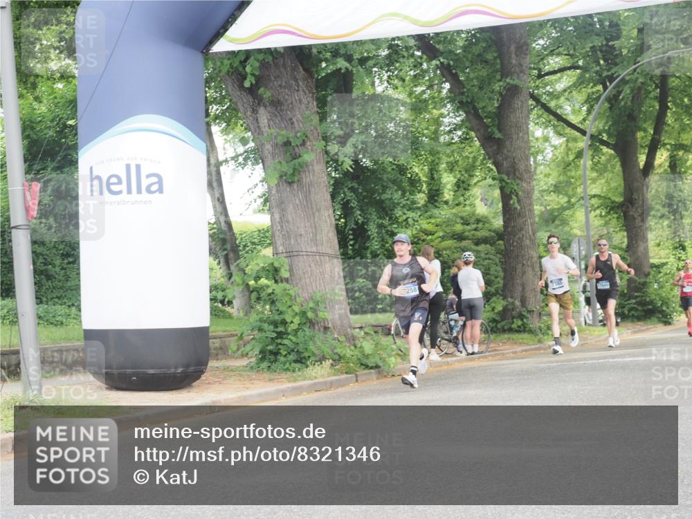 29.06.2025 - hella hamburg halbmarathon KatJ http://msf.ph/oto/8321346 29.06.2025 10:16:31 Zwischen KM18-KM19  meine-sportfotos.de
