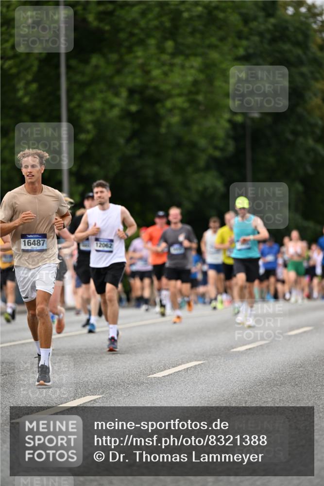 29.06.2025 - hella hamburg halbmarathon Dr. Thomas Lammeyer http://msf.ph/oto/8321388 29.06.2025 10:39:13 Kennedybrücke 1417, 1497, 1821, 1849, 2265, 2482, 3130, 3409, 4564, 4884, 5027, 5453, 5793, 6329, 6335, 6571, 6746, 6803, 6859, 7020, 7386, 7733, 8369, 9164, 9248, 9342, 10335, 10393, 10464, 10606 meine-sportfotos.de