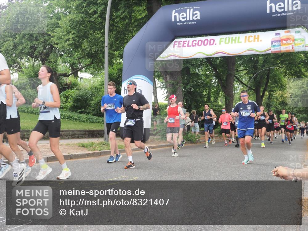 29.06.2025 - hella hamburg halbmarathon KatJ http://msf.ph/oto/8321407 29.06.2025 10:45:59 Zwischen KM18-KM19 1285, 2006, 2957, 7259 meine-sportfotos.de
