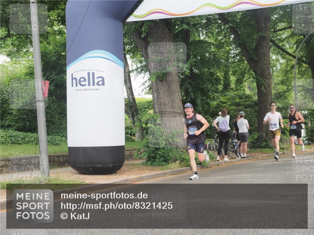 29.06.2025 - hella hamburg halbmarathon KatJ http://msf.ph/oto/8321425 29.06.2025 10:16:31 Zwischen KM18-KM19  meine-sportfotos.de