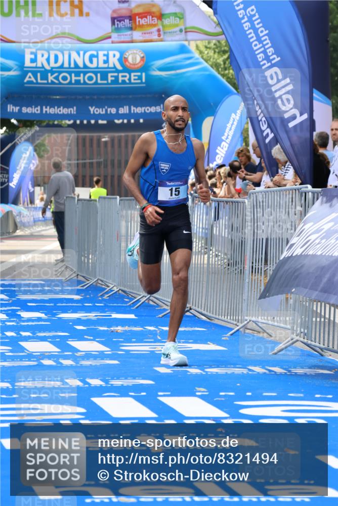 29.06.2025 - hella hamburg halbmarathon Strokosch-Dieckow http://msf.ph/oto/8321494 29.06.2025 10:04:06 Ziel 15 meine-sportfotos.de