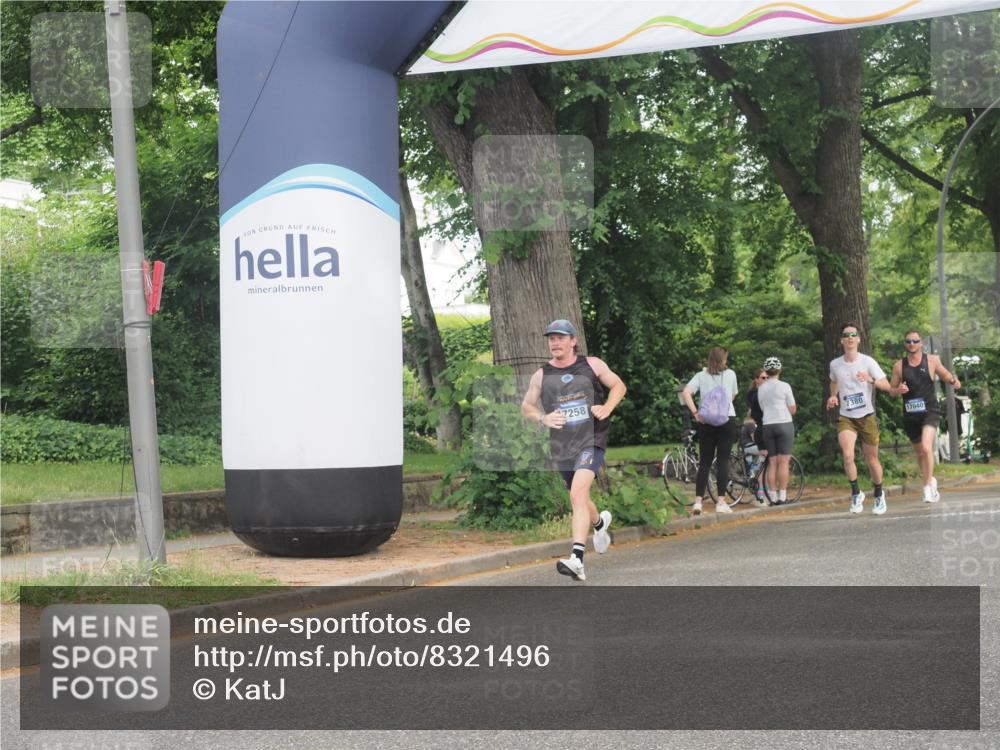 29.06.2025 - hella hamburg halbmarathon KatJ http://msf.ph/oto/8321496 29.06.2025 10:16:31 Zwischen KM18-KM19  meine-sportfotos.de