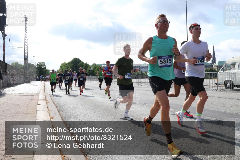 29.06.2025 - hella hamburg halbmarathon Lena Gebhardt http://msf.ph/oto/8321524 29.06.2025 09:48:07 Lombardsbrücke 12514, 3959, 6829, 1385, 5315, 743, 1164, 1385, 1562, 1743, 2196, 2296, 2714, 2767, 3959, 4602, 4860, 5091, 5092, 5315, 6684, 6829, 6990, 8084, 8362, 8901, 8933, 9178, 9944, 10384, 10404, 10793, 10900, 10968, 11019, 11202, 11227, 11559, 11620, 11745, 11929, 12290, 12462, 12514, 12865, 12916, 13419, 13514, 13595, 13798, 13854, 14387, 14601, 14875, 14908, 14934, 14952, 15015, 15261, 15415, 15701, 15959, 15965, 16119, 16158, 16964 meine-sportfotos.de