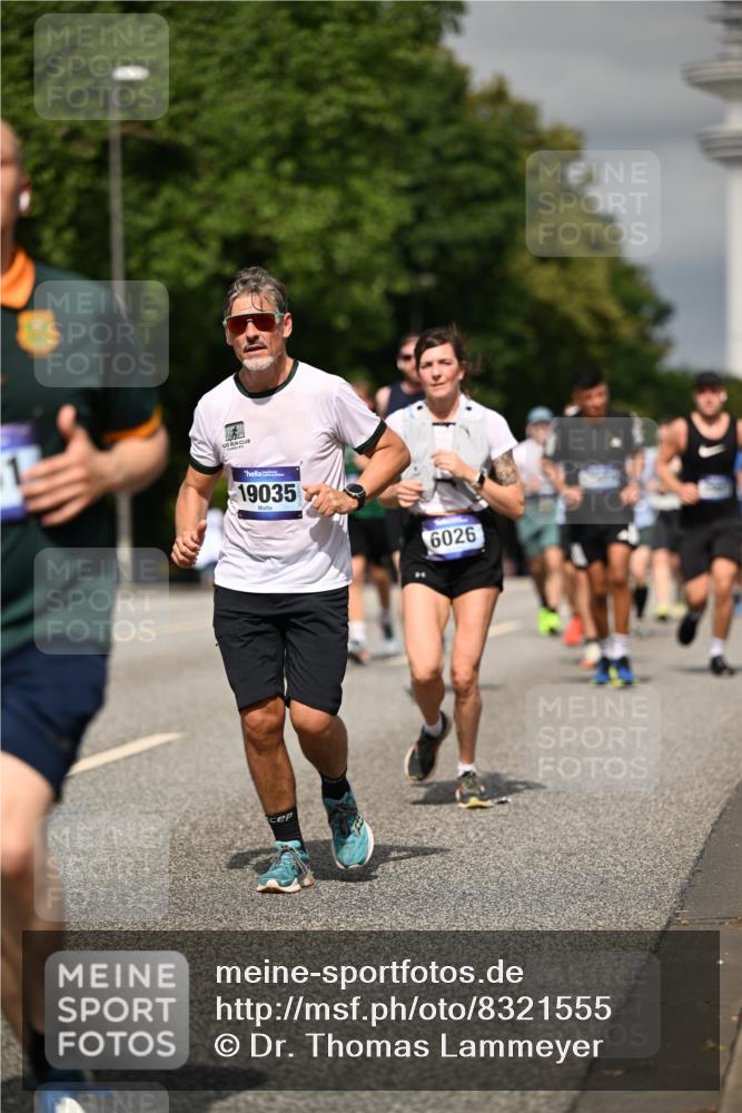 29.06.2025 - hella hamburg halbmarathon Dr. Thomas Lammeyer http://msf.ph/oto/8321555 29.06.2025 10:17:26 Kennedybrücke 1007, 1194, 1859, 1939, 2055, 2359, 2721, 2904, 2961, 2987, 3218, 3729, 4950, 5232, 6026, 6207, 7346, 7460, 8279, 8913, 9128, 9612 meine-sportfotos.de