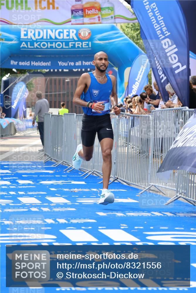 29.06.2025 - hella hamburg halbmarathon Strokosch-Dieckow http://msf.ph/oto/8321556 29.06.2025 10:04:06 Ziel 15 meine-sportfotos.de