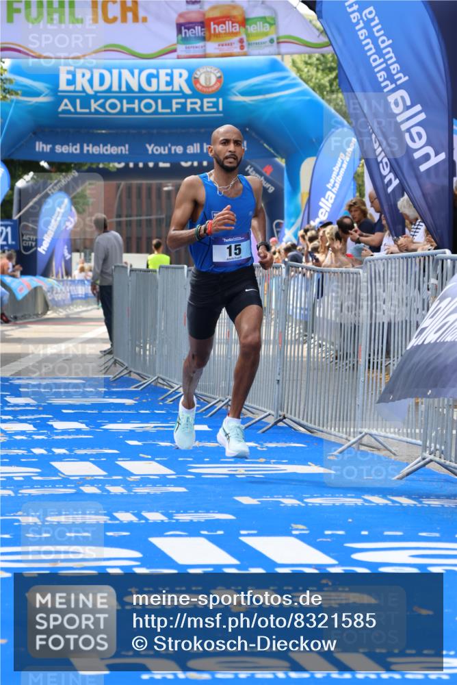 29.06.2025 - hella hamburg halbmarathon Strokosch-Dieckow http://msf.ph/oto/8321585 29.06.2025 10:04:06 Ziel 15 meine-sportfotos.de