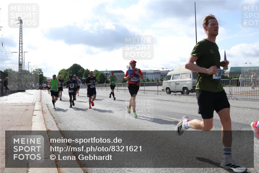 29.06.2025 - hella hamburg halbmarathon Lena Gebhardt http://msf.ph/oto/8321621 29.06.2025 09:48:08 Lombardsbrücke 5, 12514, 3959, 3959, 18679, 6829, 335, 1385, 55666, 1164, 1385, 1562, 1743, 2196, 2296, 2714, 2767, 3959, 4602, 4860, 5091, 5092, 5315, 6684, 6829, 6990, 8362, 8901, 8933, 9178, 9944, 10384, 10404, 10793, 10900, 10968, 11202, 11227, 11620, 11745, 11929, 12290, 12462, 12514, 12865, 12916, 13514, 13595, 13798, 13854, 14387, 14601, 14875, 14908, 14934, 14952, 15015, 15261, 15415, 15701, 15959, 15965, 16119, 16158, 16964 meine-sportfotos.de