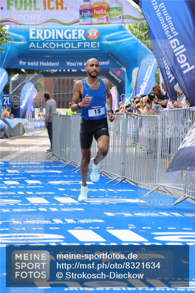 29.06.2025 - hella hamburg halbmarathon Strokosch-Dieckow http://msf.ph/oto/8321634 29.06.2025 10:04:06 Ziel 15 meine-sportfotos.de