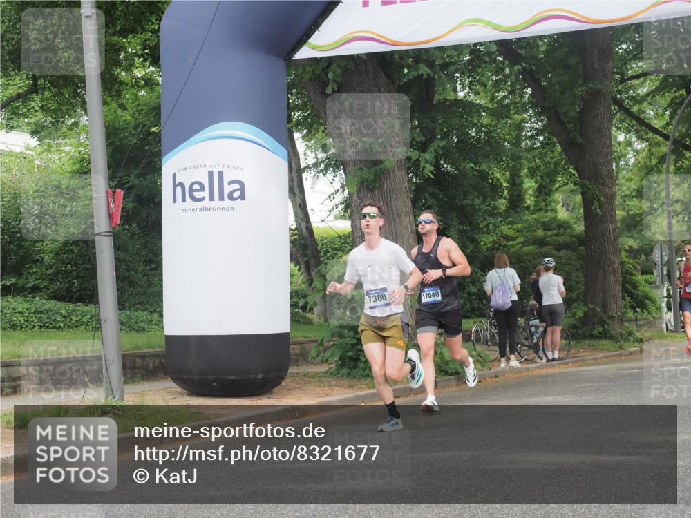 29.06.2025 - hella hamburg halbmarathon KatJ http://msf.ph/oto/8321677 29.06.2025 10:16:34 Zwischen KM18-KM19  meine-sportfotos.de