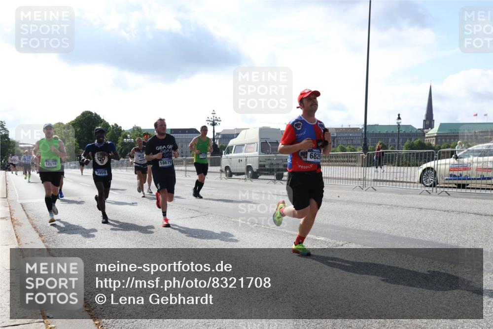 29.06.2025 - hella hamburg halbmarathon Lena Gebhardt http://msf.ph/oto/8321708 29.06.2025 09:48:08 Lombardsbrücke 12514, 3959, 18679, 17217, 6829, 555555, 1164, 1385, 1562, 1743, 2196, 2296, 2714, 2767, 3959, 4602, 4860, 5091, 5092, 5315, 6684, 6829, 6990, 8362, 8901, 8933, 9178, 9944, 10384, 10404, 10793, 10900, 10968, 11202, 11227, 11620, 11745, 11929, 12290, 12462, 12514, 12865, 12916, 13514, 13595, 13798, 13854, 14387, 14601, 14875, 14908, 14934, 14952, 15015, 15261, 15415, 15701, 15959, 15965, 16119, 16158, 16964 meine-sportfotos.de