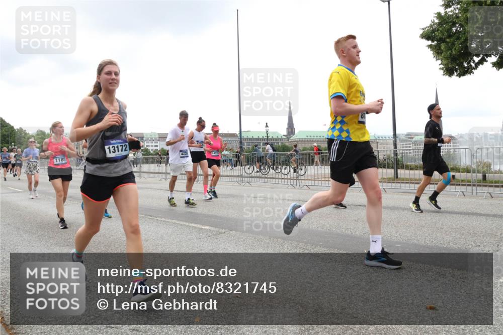 29.06.2025 - hella hamburg halbmarathon Lena Gebhardt http://msf.ph/oto/8321745 29.06.2025 10:47:18 Lombardsbrücke 11378, 1185, 13172, 4239, 14378, 1073, 1185, 1286, 1363, 1434, 1463, 1523, 1593, 1607, 1704, 1720, 1961, 2148, 2211, 2320, 2327, 2407, 2537, 2555, 2556, 2665, 2882, 2981, 2994, 3339, 3823, 4037, 4184, 4239, 4325, 4483, 4806, 4895, 4974, 4975, 5111, 5114, 5621, 5622, 5796, 5895, 5953, 6255, 6256, 6485, 6496, 6879, 6995, 7073, 7403, 7430, 7431, 7630, 7631, 8105, 8131, 8270, 8486, 8553, 8684, 8706, 8915, 8953, 8967, 9018, 11351, 11458, 11730, 11738 meine-sportfotos.de