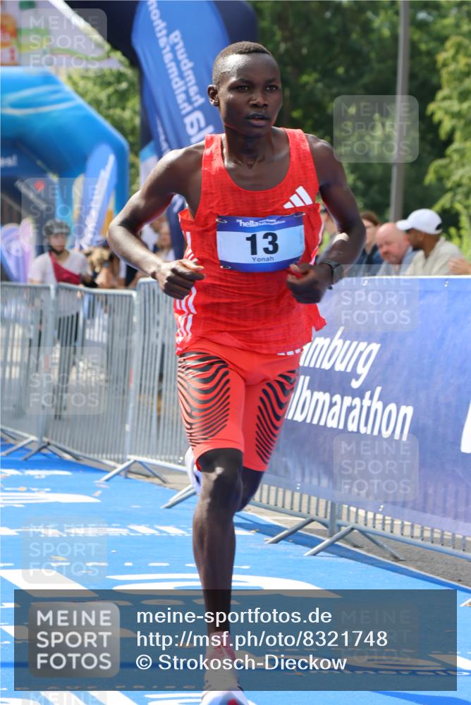 29.06.2025 - hella hamburg halbmarathon Strokosch-Dieckow http://msf.ph/oto/8321748 29.06.2025 10:03:54 Ziel 13 meine-sportfotos.de
