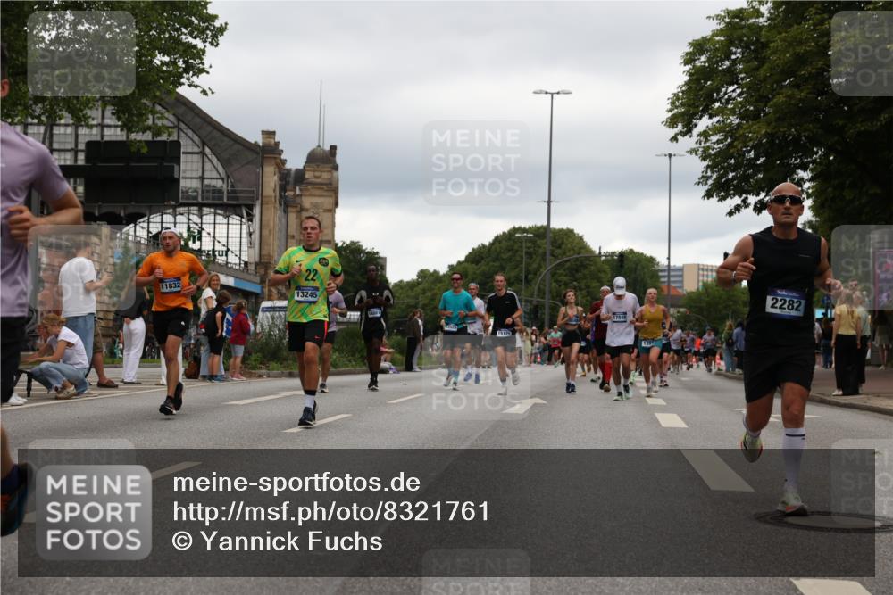 29.06.2025 - hella hamburg halbmarathon Yannick Fuchs http://msf.ph/oto/8321761 29.06.2025 10:51:10 20KM 1387, 1485, 1715, 1719, 1972, 2282, 2417, 2652, 2676, 3435, 4167, 4261, 5015, 5033, 5134, 5457, 5458, 5728, 6272, 6720, 7159, 7269, 8744, 9577, 11043, 11590, 11612, 11832, 12773, 12774, 13245, 13376, 13523, 13863, 14361, 14369, 14737, 14881, 14951, 15090, 15110, 15125, 15145, 15189, 15220, 15664, 15726, 16093, 16418, 16830, 16909, 17160, 17201, 17617, 17758, 17769, 17779, 17828, 17848, 18388 meine-sportfotos.de