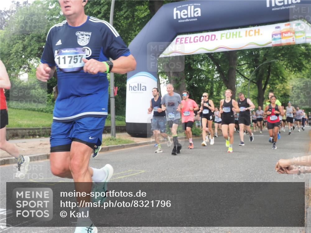 29.06.2025 - hella hamburg halbmarathon KatJ http://msf.ph/oto/8321796 29.06.2025 10:46:01 Zwischen KM18-KM19 2006, 2957, 3181, 6208, 7259, 8089 meine-sportfotos.de