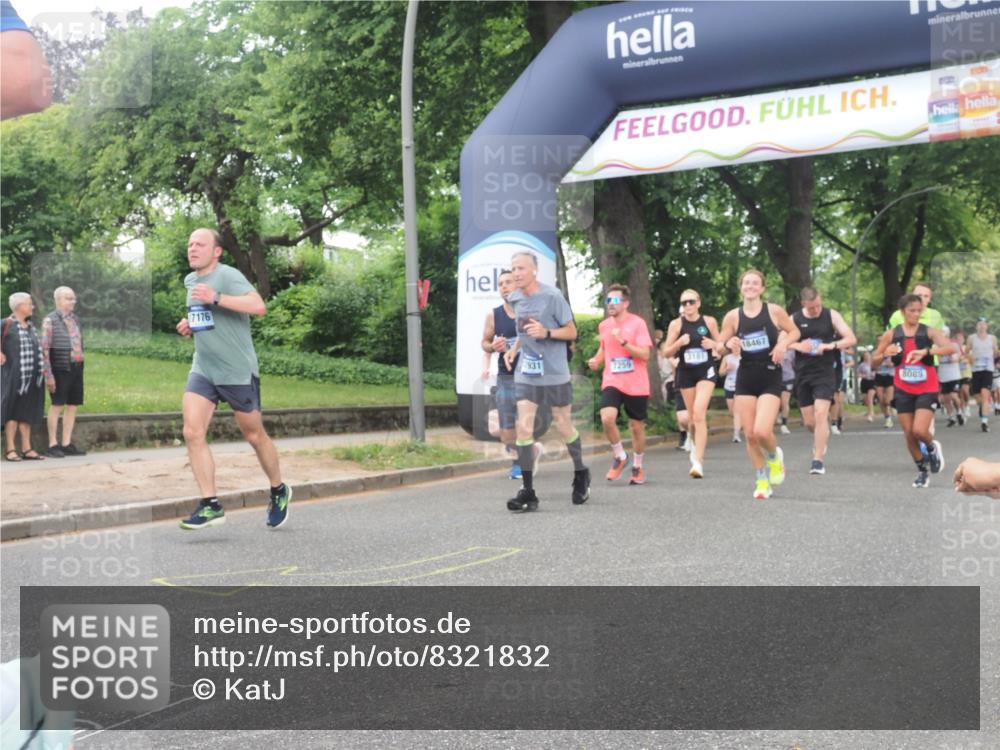 29.06.2025 - hella hamburg halbmarathon KatJ http://msf.ph/oto/8321832 29.06.2025 10:46:01 Zwischen KM18-KM19 2006, 2957, 3181, 6208, 7259, 8089 meine-sportfotos.de