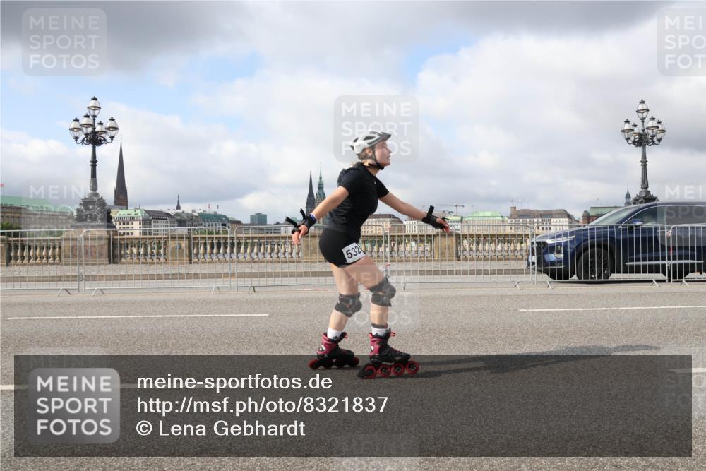 29.06.2025 - hella hamburg halbmarathon Lena Gebhardt http://msf.ph/oto/8321837 29.06.2025 09:07:45 Lombardsbrücke 532 meine-sportfotos.de
