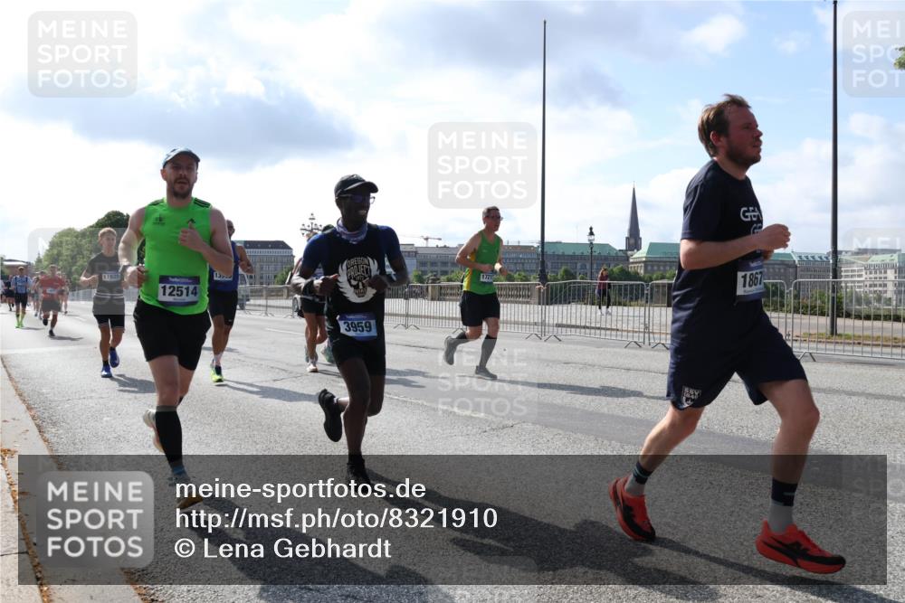29.06.2025 - hella hamburg halbmarathon Lena Gebhardt http://msf.ph/oto/8321910 29.06.2025 09:48:10 Lombardsbrücke 11929, 12514, 135, 3959, 1867, 1164, 1385, 1562, 1710, 1743, 2196, 2296, 2714, 2767, 3959, 4602, 4860, 5091, 5092, 5315, 6684, 6829, 6990, 8362, 8901, 8933, 9178, 9944, 10384, 10404, 10793, 10900, 10968, 11202, 11227, 11620, 11745, 11929, 12290, 12462, 12514, 12865, 12916, 13514, 13595, 13798, 13854, 14387, 14601, 14875, 14908, 14934, 14952, 15015, 15261, 15415, 15701, 15931, 15959, 15965, 16119, 16158, 16964 meine-sportfotos.de