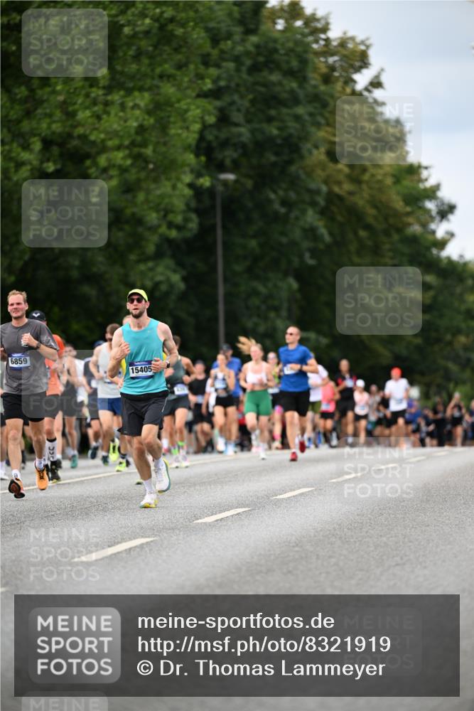 29.06.2025 - hella hamburg halbmarathon Dr. Thomas Lammeyer http://msf.ph/oto/8321919 29.06.2025 10:39:15 Kennedybrücke 1417, 1497, 1821, 1849, 2265, 2482, 3130, 3409, 4564, 4884, 5027, 5793, 6335, 6571, 6746, 6803, 6859, 7020, 7386, 7733, 8369, 9164, 9248, 9342, 10335, 10393, 10464, 10606 meine-sportfotos.de