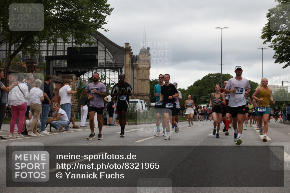 29.06.2025 - hella hamburg halbmarathon Yannick Fuchs http://msf.ph/oto/8321965 29.06.2025 10:51:13 20KM 1239, 1387, 1563, 1715, 1719, 1972, 2282, 2417, 2652, 2676, 4167, 4261, 5015, 5134, 5457, 5458, 5728, 6272, 6720, 7159, 7269, 8744, 9577, 10383, 10408, 11043, 11590, 11832, 12509, 12773, 12774, 13245, 13376, 13523, 13664, 13863, 14361, 14369, 14737, 14881, 14951, 15090, 15110, 15125, 15145, 15189, 15220, 15349, 15664, 16093, 16418, 16830, 16909, 17160, 17201, 17758, 17769, 17779, 17828, 17848, 18388 meine-sportfotos.de