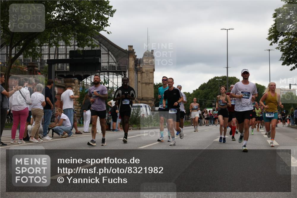 29.06.2025 - hella hamburg halbmarathon Yannick Fuchs http://msf.ph/oto/8321982 29.06.2025 10:51:13 20KM 1239, 1387, 1563, 1715, 1719, 1972, 2282, 2417, 2652, 2676, 4167, 4261, 5015, 5134, 5457, 5458, 5728, 6272, 6720, 7159, 7269, 8744, 9577, 10383, 10408, 11043, 11590, 11832, 12509, 12773, 12774, 13245, 13376, 13523, 13664, 13863, 14361, 14369, 14737, 14881, 14951, 15090, 15110, 15125, 15145, 15189, 15220, 15349, 15664, 16093, 16418, 16830, 16909, 17160, 17201, 17758, 17769, 17779, 17828, 17848, 18388 meine-sportfotos.de
