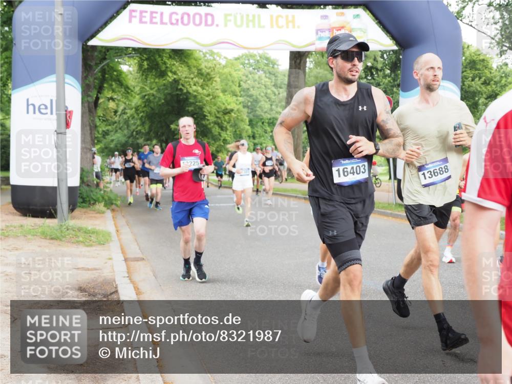 29.06.2025 - hella hamburg halbmarathon MichiJ http://msf.ph/oto/8321987 29.06.2025 10:37:22 Zwischen KM18-KM19 1381, 1630, 2013, 4261, 6115, 7100, 8112, 8437, 8657, 9491, 9597, 9695, 10860, 12203, 13225, 13688, 14012, 14526, 15620, 15803, 16403, 16891, 18489, 19020 meine-sportfotos.de