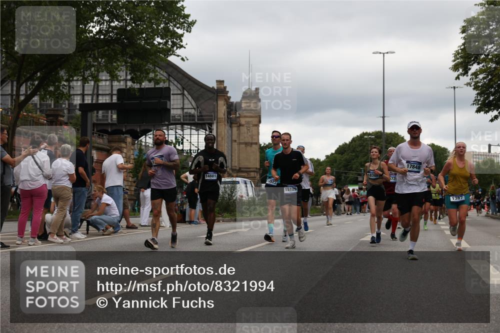 29.06.2025 - hella hamburg halbmarathon Yannick Fuchs http://msf.ph/oto/8321994 29.06.2025 10:51:14 20KM 1200, 1239, 1387, 1563, 1715, 1719, 1972, 2282, 2417, 2652, 2676, 4167, 4261, 5015, 5134, 5457, 5458, 5728, 6272, 6720, 7159, 7269, 8744, 9577, 10383, 10408, 11043, 11832, 12144, 12509, 12773, 12774, 13245, 13376, 13523, 13664, 14361, 14737, 14881, 14951, 15090, 15110, 15125, 15189, 15220, 15349, 15664, 16093, 16418, 16830, 16909, 17160, 17201, 17758, 17769, 17779, 17828, 17848, 18388 meine-sportfotos.de