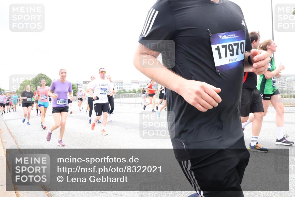 29.06.2025 - hella hamburg halbmarathon Lena Gebhardt http://msf.ph/oto/8322021 29.06.2025 10:57:26 Lombardsbrücke 17914, 12698, 3195, 17970, 1123, 1242, 1248, 1265, 1643, 2041, 2370, 2871, 3191, 3195, 3385, 3388, 3433, 3470, 3485, 3723, 3750, 3851, 3954, 4086, 4106, 4180, 4197, 4241, 4485, 4521, 4568, 4569, 4611, 4830, 4998, 5057, 5117, 5316, 5632, 5639, 5736, 5738, 6053, 6827, 6832, 6857, 6916, 6981, 7172, 7592, 7720, 7728, 7787, 7964, 8035, 8039, 8224, 8287, 8386, 8540, 8546, 8552, 8679, 8708, 8851, 8853, 8873, 9059, 9110, 9233, 9298, 9299, 9318, 9496 meine-sportfotos.de