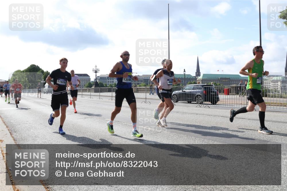 29.06.2025 - hella hamburg halbmarathon Lena Gebhardt http://msf.ph/oto/8322043 29.06.2025 09:48:11 Lombardsbrücke 11929, 13595, 4860, 1164, 1385, 1505, 1562, 1710, 1743, 2196, 2296, 2714, 2767, 3959, 4602, 4860, 5091, 5092, 5315, 6684, 6829, 6990, 7884, 8362, 8901, 8933, 9178, 9944, 10384, 10404, 10793, 10900, 10968, 11202, 11227, 11620, 11745, 11929, 12290, 12462, 12488, 12514, 12865, 12916, 13514, 13595, 13798, 13854, 13975, 14387, 14601, 14875, 14908, 14934, 14952, 15015, 15261, 15415, 15701, 15931, 15959, 15965, 16119, 16158, 16964 meine-sportfotos.de