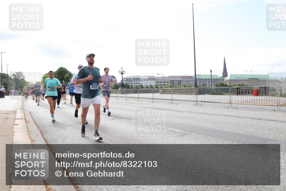 29.06.2025 - hella hamburg halbmarathon Lena Gebhardt http://msf.ph/oto/8322103 29.06.2025 10:12:48 Lombardsbrücke 150, 1706, 2531, 110, 1020, 1051, 1249, 1610, 1785, 1850, 1851, 1939, 2531, 2891, 2942, 2963, 2964, 3182, 3248, 3262, 4453, 4499, 4532, 4554, 5150, 5166, 5597, 5598, 6207, 6822, 6966, 7014, 7873, 7907, 8398, 8405, 8917, 8971, 9141, 9254, 9405, 10067, 10402, 10581, 10685, 11025, 11720, 12456, 13566, 13816, 14404, 14540, 14868, 14869, 15012, 15369, 15531, 16323, 16473, 16826, 16911, 17061, 17699, 17994, 18178, 18320, 18493, 18530 meine-sportfotos.de