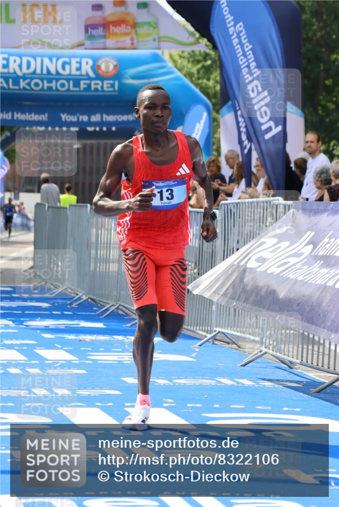 29.06.2025 - hella hamburg halbmarathon Strokosch-Dieckow http://msf.ph/oto/8322106 29.06.2025 10:03:53 Ziel 13 meine-sportfotos.de