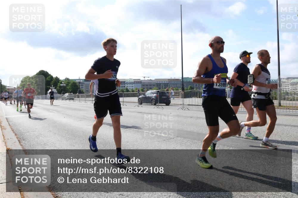 29.06.2025 - hella hamburg halbmarathon Lena Gebhardt http://msf.ph/oto/8322108 29.06.2025 09:48:11 Lombardsbrücke 29, 3595, 1164, 1385, 1505, 1562, 1710, 1743, 2196, 2296, 2714, 2767, 3959, 4602, 4860, 5091, 5092, 5315, 6684, 6829, 6990, 7884, 8362, 8901, 8933, 9178, 9944, 10384, 10404, 10793, 10900, 10968, 11202, 11227, 11620, 11745, 11929, 12290, 12462, 12488, 12514, 12865, 12916, 13514, 13595, 13798, 13854, 13975, 14387, 14601, 14875, 14908, 14934, 14952, 15015, 15261, 15415, 15701, 15931, 15959, 15965, 16119, 16158, 16964 meine-sportfotos.de