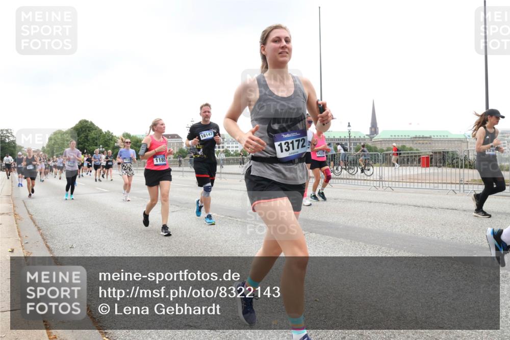 29.06.2025 - hella hamburg halbmarathon Lena Gebhardt http://msf.ph/oto/8322143 29.06.2025 10:47:18 Lombardsbrücke 17015, 1137, 1185, 18147, 13172, 1437, 1073, 1185, 1286, 1363, 1434, 1463, 1523, 1593, 1607, 1704, 1720, 1961, 2148, 2211, 2320, 2327, 2407, 2537, 2555, 2556, 2665, 2882, 2981, 2994, 3339, 3823, 4037, 4184, 4239, 4325, 4483, 4806, 4895, 4974, 4975, 5111, 5114, 5621, 5622, 5796, 5895, 5953, 6255, 6256, 6485, 6496, 6879, 6995, 7073, 7403, 7430, 7431, 7630, 7631, 8105, 8131, 8270, 8486, 8553, 8684, 8706, 8915, 8953, 8967, 9018, 11351, 11458, 11730, 11738 meine-sportfotos.de