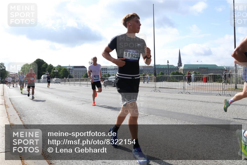 29.06.2025 - hella hamburg halbmarathon Lena Gebhardt http://msf.ph/oto/8322154 29.06.2025 09:48:12 Lombardsbrücke 16119, 11929, 1164, 1290, 1385, 1505, 1562, 1710, 1743, 2196, 2296, 2714, 2767, 3959, 4602, 4860, 5091, 5092, 5315, 6684, 6829, 6990, 7884, 8362, 8901, 8933, 9178, 9944, 10384, 10404, 10793, 10900, 10968, 11202, 11227, 11620, 11745, 11929, 12051, 12290, 12462, 12488, 12514, 12865, 12916, 13514, 13595, 13798, 13854, 13975, 14387, 14601, 14875, 14908, 14934, 14952, 15015, 15261, 15415, 15701, 15931, 15959, 15965, 16119, 16158, 16964 meine-sportfotos.de