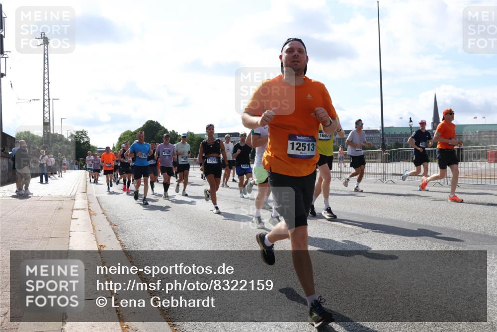29.06.2025 - hella hamburg halbmarathon Lena Gebhardt http://msf.ph/oto/8322159 29.06.2025 10:00:08 Lombardsbrücke 2582, 4796, 7824, 16636, 13847, 8364, 12513, 168, 1, 1006, 1019, 1125, 1180, 1239, 1264, 1526, 1834, 1914, 1955, 2027, 2086, 2099, 2159, 2346, 2348, 2364, 2447, 2582, 2584, 2606, 2652, 2676, 2677, 2730, 2910, 3177, 3181, 3279, 3319, 3836, 3861, 3898, 4013, 4231, 4594, 4632, 4772, 4796, 4813, 4940, 5015, 5134, 5272, 5277, 5341, 5728, 6082, 6084, 6104, 6174, 6201, 6202, 6220, 6260, 6462, 6470, 6581, 6587, 8330, 10031, 11568, 11844 meine-sportfotos.de
