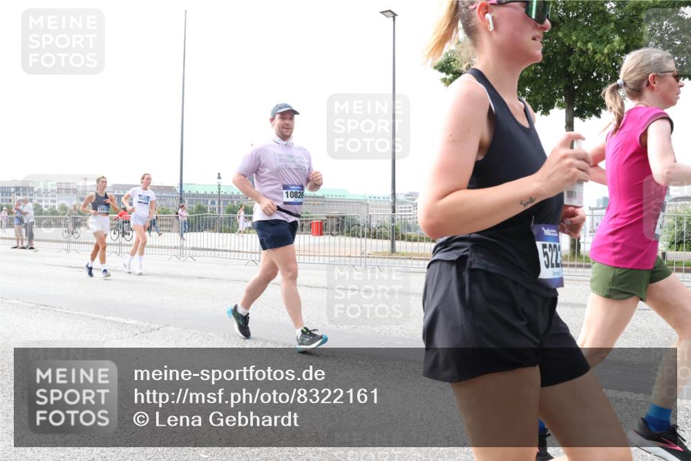 29.06.2025 - hella hamburg halbmarathon Lena Gebhardt http://msf.ph/oto/8322161 29.06.2025 10:22:56 Lombardsbrücke 16618, 1522, 15473, 2025, 10826, 522, 1029, 1853, 2294, 2479, 2766, 2886, 3003, 3029, 3034, 3430, 3457, 3511, 3600, 3601, 4190, 4266, 4793, 4969, 5223, 5343, 5629, 5798, 6578, 6784, 6785, 6826, 6849, 6899, 7097, 7188, 7190, 7266, 7276, 7529, 7891, 7925, 8355, 8687, 8688, 8931, 9133, 9256, 9877, 9913, 10205, 10826, 12025, 12190, 12265, 13560, 13921, 14041, 14525, 14801, 16416, 16558, 17099 meine-sportfotos.de
