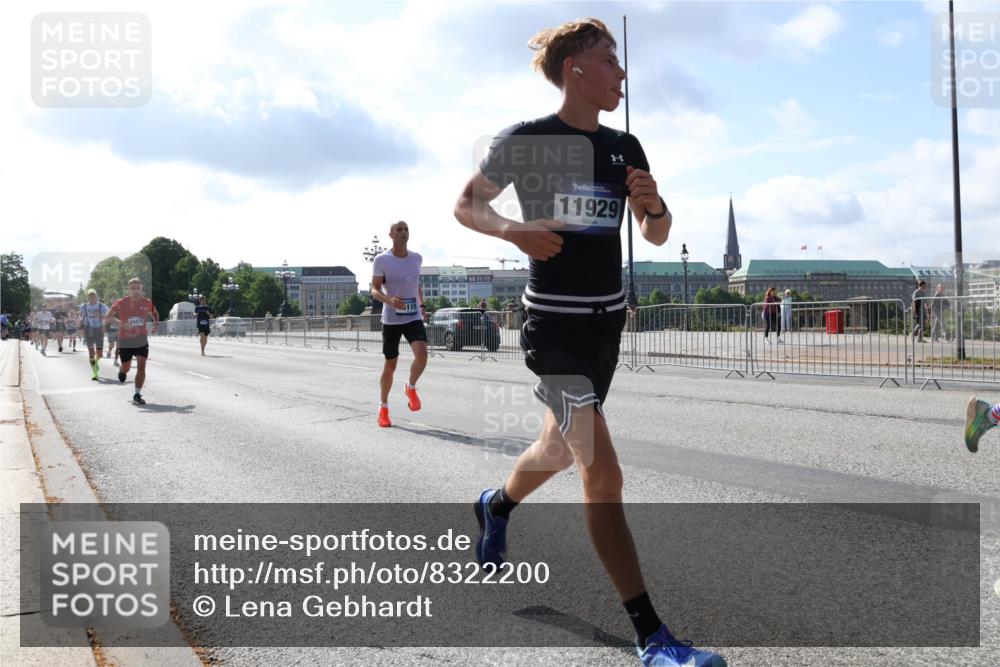 29.06.2025 - hella hamburg halbmarathon Lena Gebhardt http://msf.ph/oto/8322200 29.06.2025 09:48:12 Lombardsbrücke 119, 11929, 1164, 1290, 1385, 1505, 1562, 1710, 1743, 2196, 2296, 2714, 2767, 3959, 4602, 4860, 5091, 5092, 5315, 6684, 6829, 6990, 7884, 8362, 8901, 8933, 9178, 9944, 10384, 10404, 10793, 10900, 10968, 11202, 11227, 11620, 11745, 11929, 12051, 12290, 12462, 12488, 12514, 12865, 12916, 13514, 13595, 13798, 13854, 13975, 14387, 14601, 14875, 14908, 14934, 14952, 15015, 15261, 15415, 15701, 15931, 15959, 15965, 16119, 16158, 16964 meine-sportfotos.de