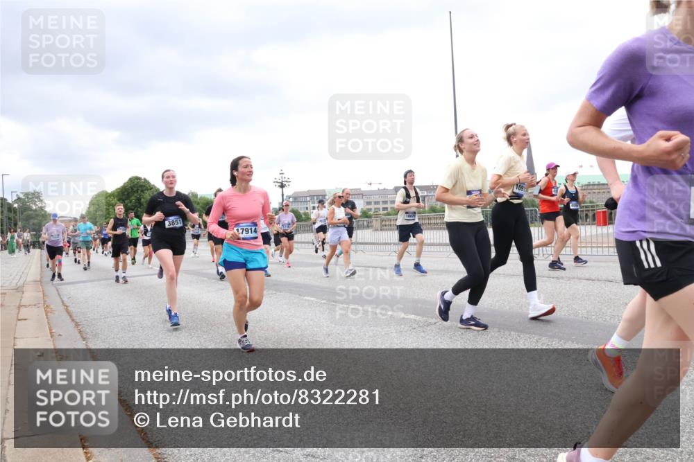 29.06.2025 - hella hamburg halbmarathon Lena Gebhardt http://msf.ph/oto/8322281 29.06.2025 10:57:27 Lombardsbrücke 3851, 17914, 109, 1123, 1242, 1248, 1265, 1643, 2041, 2370, 2567, 2871, 3191, 3195, 3385, 3388, 3433, 3470, 3485, 3723, 3750, 3851, 3954, 4086, 4106, 4180, 4197, 4241, 4485, 4521, 4568, 4569, 4611, 4830, 4998, 5057, 5117, 5316, 5632, 5639, 5736, 5738, 6053, 6827, 6832, 6857, 6916, 6981, 7172, 7592, 7720, 7728, 7787, 7964, 8035, 8039, 8224, 8287, 8386, 8540, 8546, 8552, 8679, 8708, 8851, 8853, 8873, 9059, 9110, 9233, 9298, 9299, 9318, 9496 meine-sportfotos.de