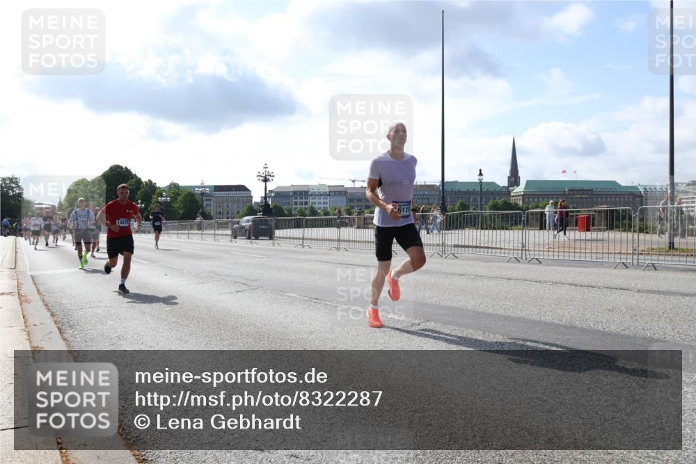 29.06.2025 - hella hamburg halbmarathon Lena Gebhardt http://msf.ph/oto/8322287 29.06.2025 09:48:12 Lombardsbrücke 14875, 6119, 1164, 1290, 1385, 1505, 1562, 1710, 1743, 2196, 2296, 2714, 2767, 3959, 4602, 4860, 5091, 5092, 5315, 6684, 6829, 6990, 7884, 8362, 8901, 8933, 9178, 9944, 10384, 10404, 10793, 10900, 10968, 11202, 11227, 11620, 11745, 11929, 12051, 12290, 12462, 12488, 12514, 12865, 12916, 13514, 13595, 13798, 13854, 13975, 14387, 14601, 14875, 14908, 14934, 14952, 15015, 15261, 15415, 15701, 15931, 15959, 15965, 16119, 16158, 16964 meine-sportfotos.de